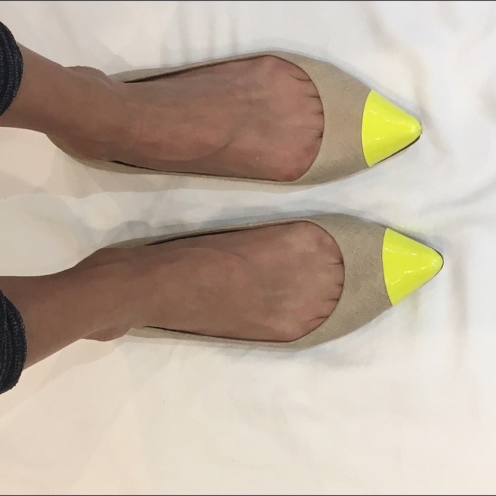 Ann Taylor Yellow Pointed Toe Flats